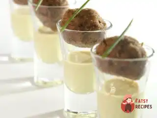 Курячі котлети з соусом з бальзамічного оцту та чебрецем
