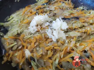 Крок 7: Фунчоза з овочами