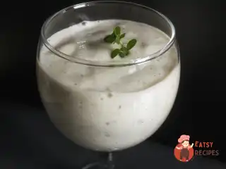 Банановий смузі з корицею