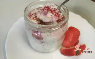 Лінива вівсянка з полуницею