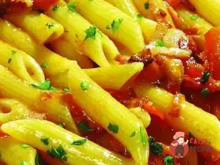 Паста з беконом та сиром