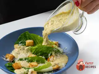 Правильне заправлення для салату «Цезар»