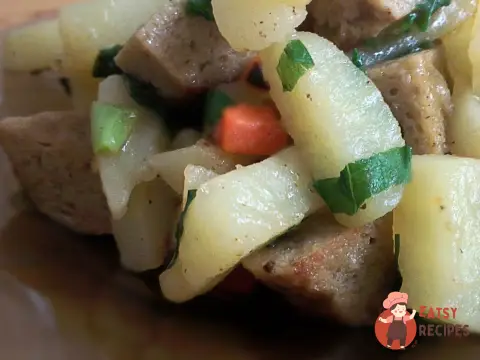 Картопля, тушкована із сейтаном