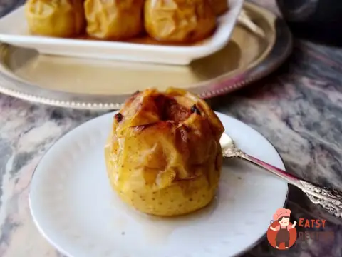 Запечені яблука з корицею та медом