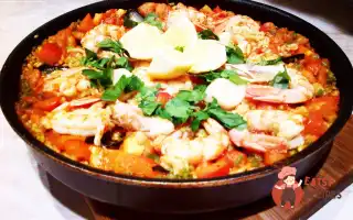 Паелья З Каракатицею, Кальмарами Та Креветками