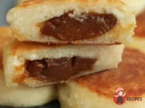 Сирники з вареним згущеним молоком