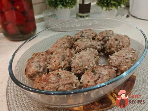 Тефтелі з яловичого фаршу в духовці