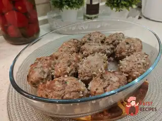 Тефтелі з яловичого фаршу в духовці