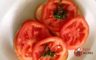 Бутерброд з помідором та майонезом