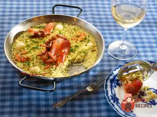 Паелья з омаром