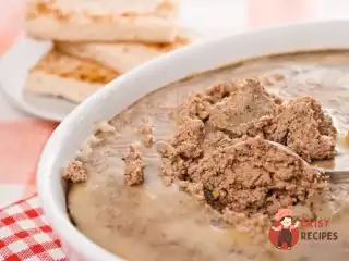 Паштет з курячої печінки з сиром та часником