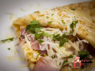 Креп з яйцем та беконом