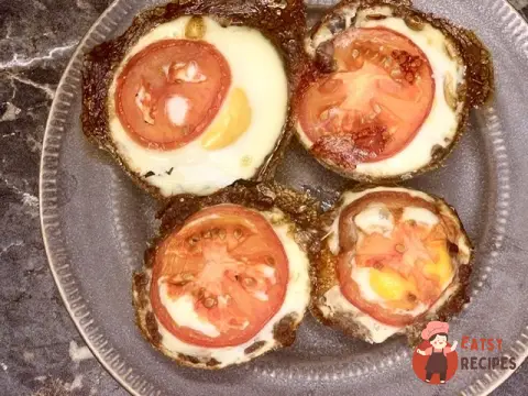 М'ясні кекси з яйцем та помідором