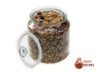 Гранола (мюслі) з горіхами та сухофруктами