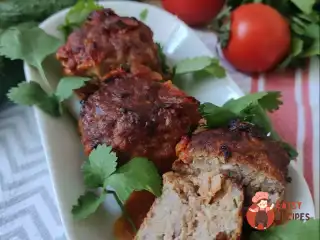 Тефтелі по-домашньому в томатному соусі