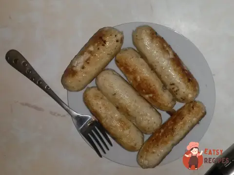Ніжні домашні сосиски з курячого філе