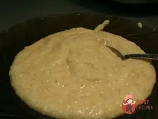 Пшенична каша з молоком