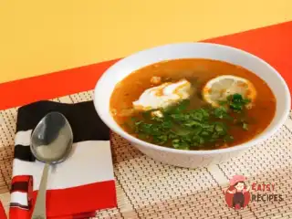 Солянка з червоним вином