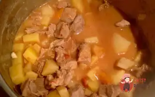 Тушкована Індичка З Картоплею У Фруктовому Соусі