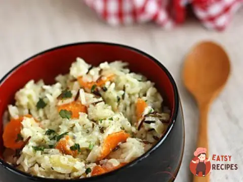 Теплий салат з дикого рису, кураги та фісташок