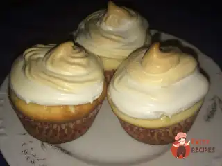 Капкейки з лимонним курдом та меренгою