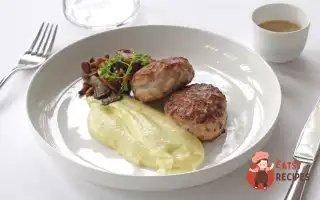 Курячі Котлети З Соусом Із Ряженки