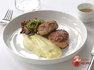 Курячі котлети з соусом із ряженки