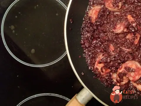 Імператорський (чорний) рис із королівськими креветками