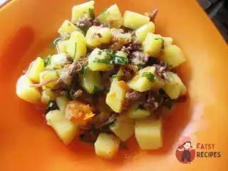 Тушкована яловичина з картоплею