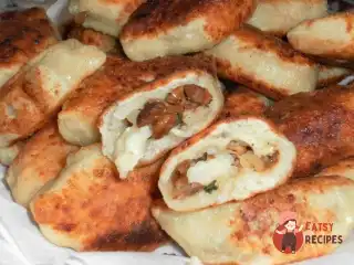 Тістечка з сирного тіста з грибами та камамбером