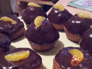 Мандаринові кекси з шоколадною глазур'ю