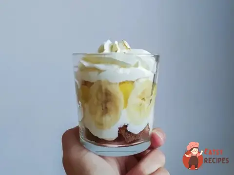 Десерт з банана та лікеру