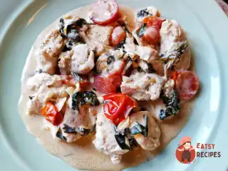 Куряча грудка у сметані