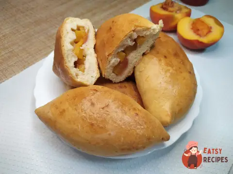 Пиріжки з персиком