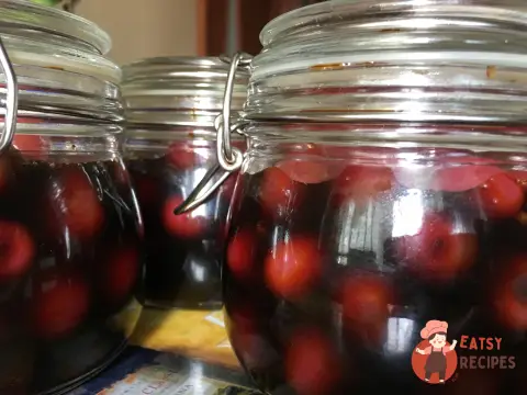 Консервована черешня