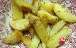 Запечені Картопляні Часточки З Часником Та Розмарином
