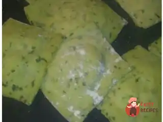 Равіолі з песто та грибами