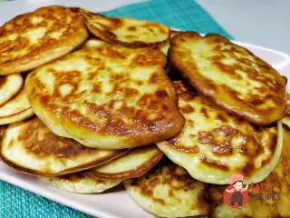 Оладки на кислому кефірі з гарбузом