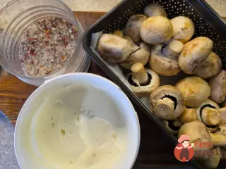 Крок 1: Печериці у сметані в духовці
