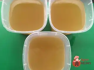 Золотистий курячий бульйон
