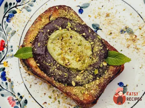 Дубайська бріош із фісташками та нутелою