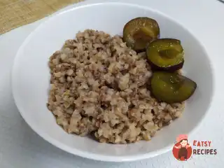 Гречана каша на молоці