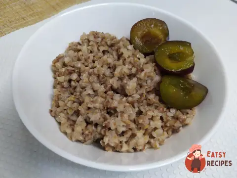 Гречана каша на молоці