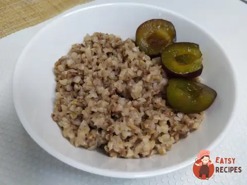 Гречана каша на молоці