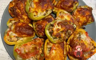 Перці, Запечені З Курячим Фаршем Під Сирною Скоринкою