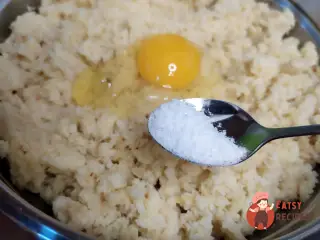 Крок 7: Капустяні котлети з часниковим соусом