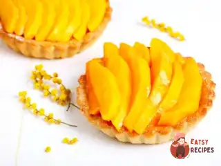 Тістечка з манго, папаєю та кремом з лайма та маскарпоне