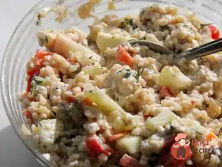 Салат з огірками та фетою