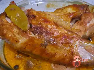Індиче крило із зеленим яблуком у духовці