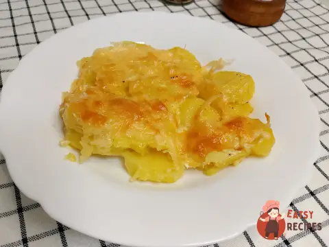 Картопля із часником і сиром